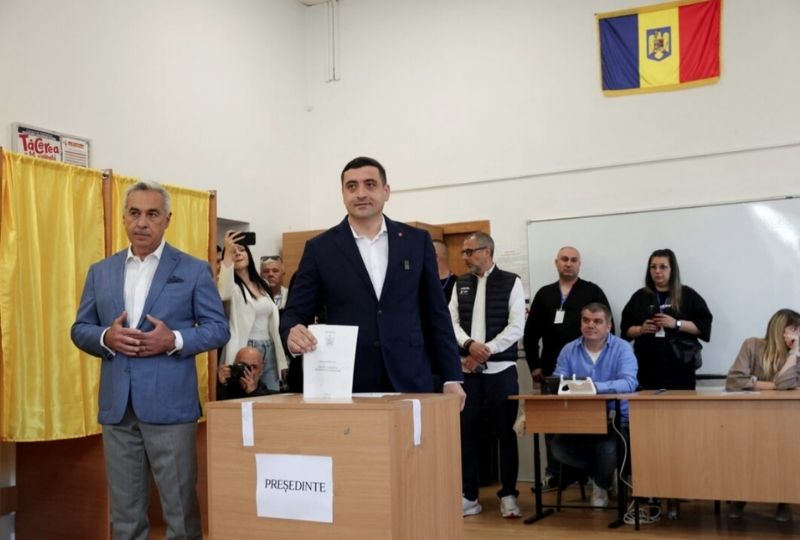 World News: Romanians vote in presidential test of Trump-style nationalism